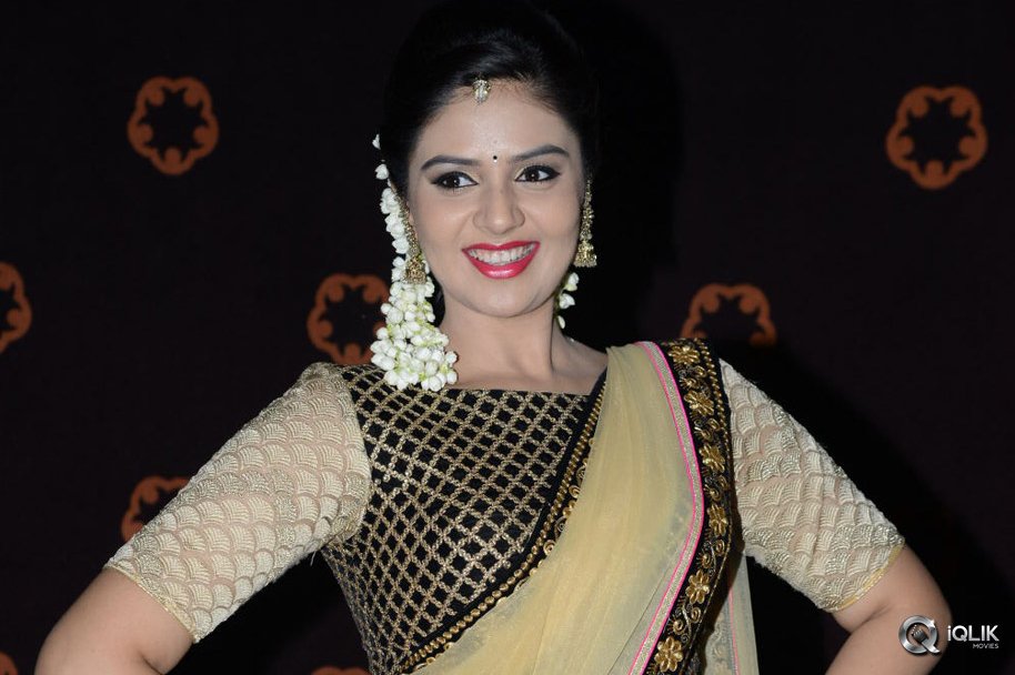 Sreemukhi-at-Savitri-Movie-Audio-Launch